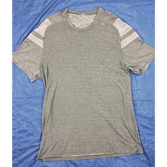 Lululemon Mens Shirt Active Tech Gray Short Sleeve Reflective Strip Size Medium. - Picture 1 of 9